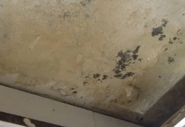 新沂阳台漏水维修公司分享下新沂卫生间渗水维修需要注意哪些问题。